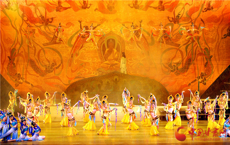 8月8日晚，《絲路花雨》《大夢敦煌》首次同臺亮相蘭州