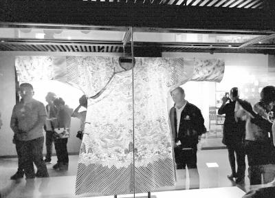 甘肅文化丨嘉慶所賜，被當(dāng)戲服 永登博物館九龍黃袍的前世今生