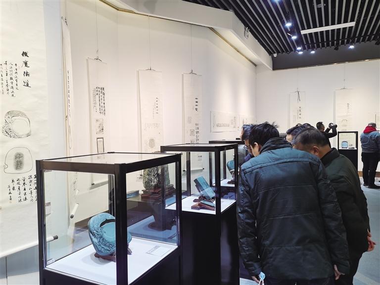 “非遺精品洮硯傳拓題跋藝術(shù)展”開展 洮硯雕刻、傳拓、拓片題跋集中亮相甘肅藝術(shù)館