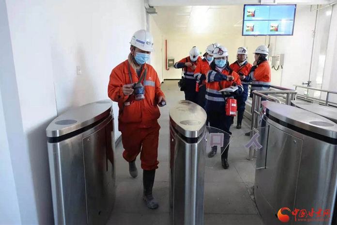 【新春走基層】春節(jié)，他們依然堅守在600米礦井下