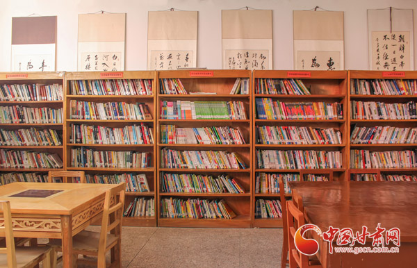 【蘭大新聞學(xué)子重走西北角】榆中高墩營(yíng)農(nóng)家書(shū)屋：充滿(mǎn)溫暖與希望的“小家”