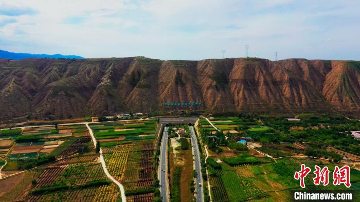 甘肅榆中造養(yǎng)結(jié)合十數(shù)年荒山改綠 野生動物?！奥睹妗?>
        </a><em>甘肅榆中造養(yǎng)結(jié)合十數(shù)年荒山改綠 野生動物常“露面”</em></li>
    <li><a  target=