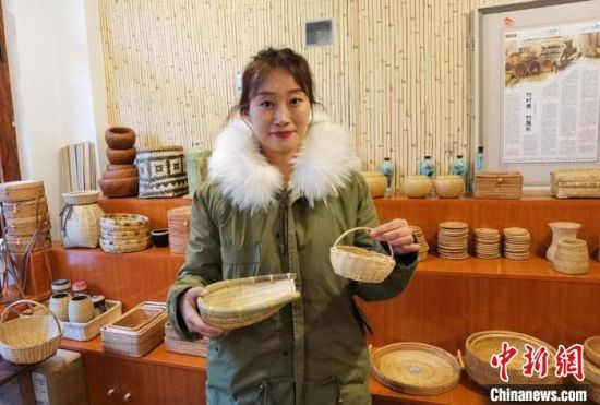 40多種精小玲瓏、純手工制作的新型盛食容器、居家工藝品等，每一件都令人愛不釋手?！●T志軍 攝