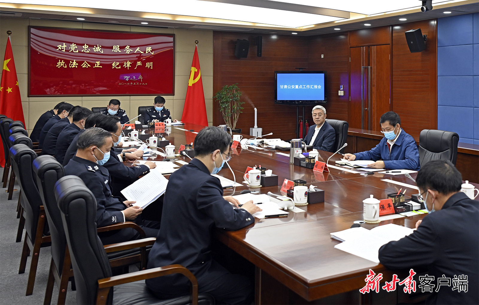 【甘快看】尹弘在甘肅省公安廳調(diào)研時強(qiáng)調(diào)：堅(jiān)持政治建警鍛造公安鐵軍，全力以赴防風(fēng)險保安全護(hù)穩(wěn)定