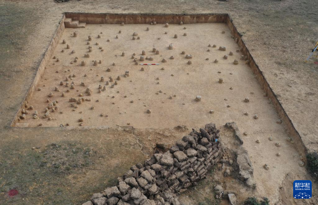 四川稻城縣皮洛舊石器時(shí)代遺址探方發(fā)掘情況（資料圖）。