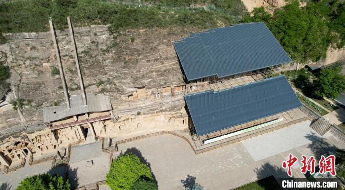 圖為航拍視角下的北石窟寺?！“瑧c龍 攝