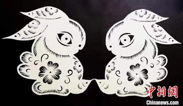 圖為甘肅“非遺人”創(chuàng)作的剪紙兔。(資料圖) 甘肅省非遺保護(hù)中心供圖