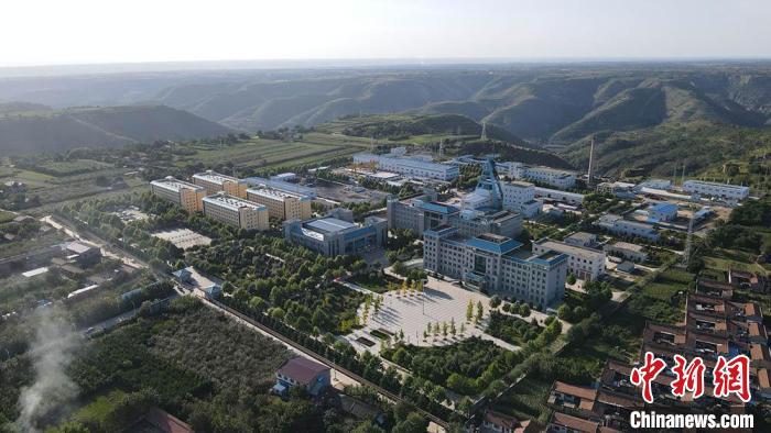 圖為華能正寧核桃峪煤礦廠區(qū)。(資料圖) 慶陽市委宣傳部供圖