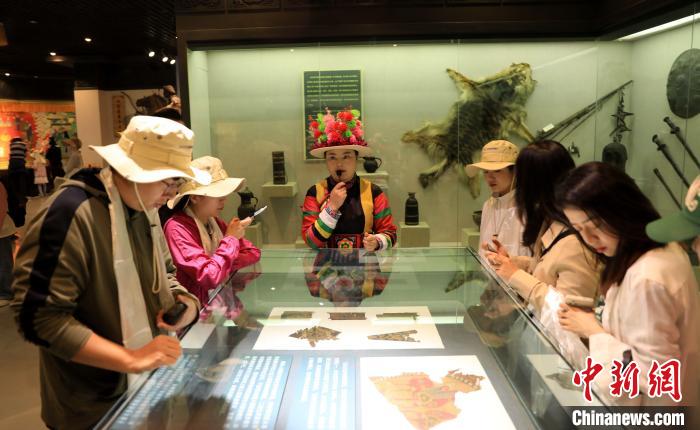 中國(guó)“土鄉(xiāng)”青?；ブh：土族故土園集中展示土族文化