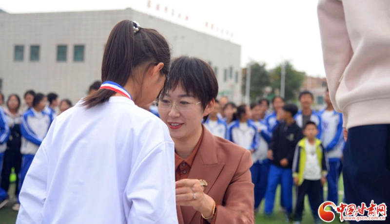 聚焦2026甘肅兩會(huì)·代表風(fēng)采丨劉慧慧：扎根教育沃土 履職盡責(zé)守初心